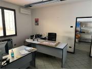 Capannone in vendita di 1400 m² in Via Emilia Levante