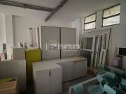 Capannone in vendita di 171 m² in Via Privata Passo...