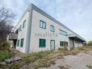 Capannone in vendita di 1748 m² in Via Aldo Bagni, 9