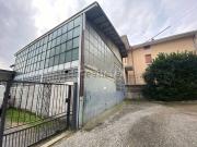Capannone in vendita di 183 m² in Via Vittorio Veneto, 78