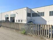 Capannone in vendita di 1900 m² in Via Trecate, 13
