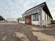 Capannone in vendita di 2400 m²