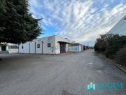 Capannone in vendita di 2440 m² in Via Alcide De...