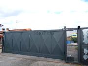 Capannone in vendita di 2700 m²