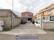 Capannone in vendita di 288 m² in Via Latino Latini