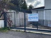 Capannone in vendita di 318 m² in Via di Campo Gillaro, 29