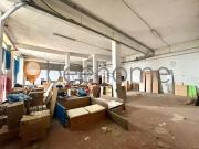 Capannone in vendita di 347 m² in Via Aristide Faccioli, 33