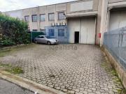 Capannone in vendita di 370 m² in Via Saronno, 121