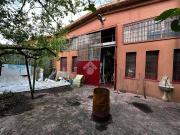 Capannone in vendita di 380 m² in Via Sesia