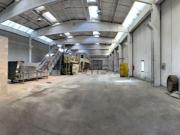 Capannone in vendita di 4200 m² in Via Fauser, 33