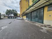 Capannone in vendita di 420 m² in Via Ischia, 33