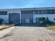 Capannone in vendita di 425 m² in Strada Maglio, 61