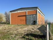 Capannone in vendita di 433 m² in Via Banzi Cento