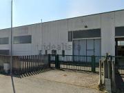Capannone in vendita di 470 m² in Via Trecate, 13