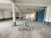 Capannone in vendita di 490 m² in Via Taro