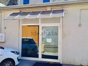 Capannone in vendita di 500 m² in Via del Commercio