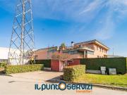 Capannone in vendita di 550 m² in Via Cascina Colombaro, 57