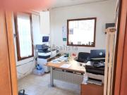 Capannone in vendita di 570 m² in Via Guido Dorso