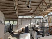 Capannone in vendita di 620 m² in Via Provinciale Vicarese