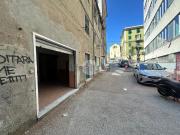Capannone in vendita di 65 m² in Via Orazio Antinori