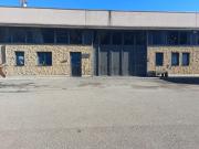 Capannone in vendita di 670 m² in Via per Alzate