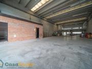 Capannone in vendita di 730 m² in Corso c.b. Cavour, 76