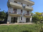 Capannone in vendita di 750 m² in Via Enrico Fermi, 10