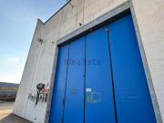 Capannone in vendita di 830 m²