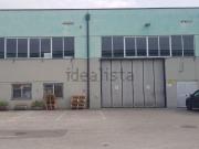 Capannone in vendita di 900 m² in Via del Progresso