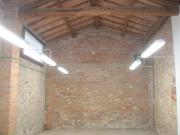 CAPANNONE MAGAZZINO LABORATORIO RISCALDATO CON BAGNO...