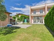 Capriasca  Elegantes Haus mit Garten, Terrasse und Kamin