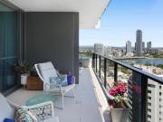 Captivating Main Beach Lifestyle Broadwater, River and...