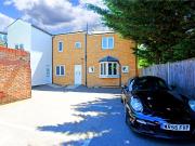 Carlingford Road, London N15, 1 bed flat to rent, £1,650...