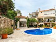 CARNAXIDE MORADIA T4+2 COM GARAGEM E PISCINA ZONA TRANQUILA