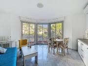 CARNOLES 2 PIECES TERRASSE ET POSS. PARKING