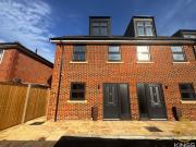 Carpenter Close, Southsea PO4, 3 bedroom end terrace...