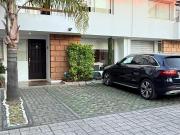 Cas en venta en Fraccionamiento Bosques de los Encinos...