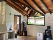 Casa 03 dormitórios com 263m² privativos próximo a...