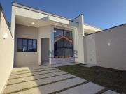 Casa 03 dormitórios e Piscina em Matinhos