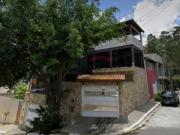 Casa 03 quartos, 4 vagas com Piscina, Jardim...