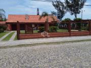 Casa 03 quartos/dormitórios e 02 vagas/box, em Xangrilá!