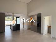 CASA 03 SUÍTES SEMIMOBILIADA NOVA NO COND. MONT&apos...