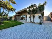 Casa 05 dormitório, 04 suítes Atlântida