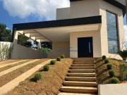 Casa 100% NOVA à VENDA com 4 Suítes em Cotia/SP