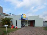 Casa 100% Térrea de Alto Padrão em Condomínio...