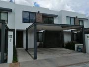 Casa 168 m² con 4 recámaras en venta en Rancho Santa Mónica