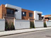 Casa 199 M2. + Terreno 187 M2. Sector Puembo