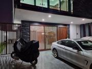 Casa 1 en Esquina en Valle Imperial, con 3 recamaras master