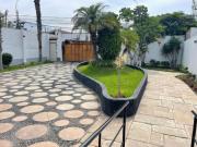 Casa 1 Piso 900 m² en Av. El Sol – 7 Habitaciones –...