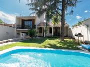 Casa 242m² 3 Dormitorios 3 Baños Cochera Triple y Piscina